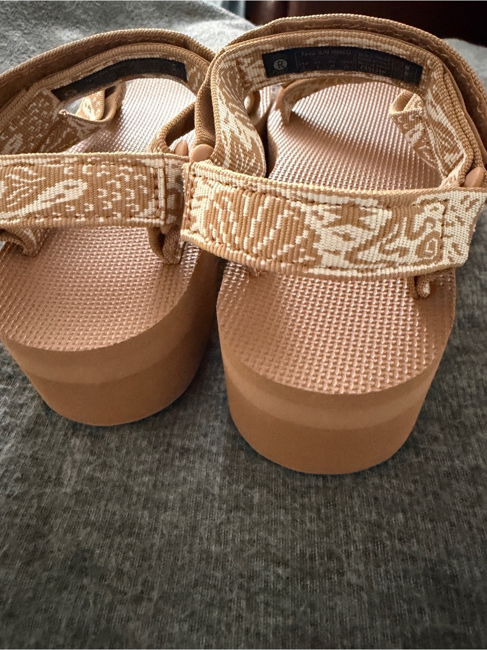 Women's Camel Teva Flatform Universal Platform Sandals (NWOT) Size 8 - Picture 7 of 7